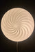 Vintage Murano plafond loftlampe / væglampe. Mundblæst hvid opal glas med swirl og hvid bund. 2x E27 fatning. Håndlavet i Italien, 1970erne. D:30 cm⁠⁠ H:12 cm