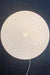 Ubrugt (ny) vintage Murano plafond lampe i glas med hvid swirl mønster. Kan både bruges som loftlampe eller som væglampe. E27 fatning. Håndlavet i Italien, 1970erne, og kommer med ny hvid metal bagside.  D:30 cm H:12 cm