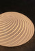 Ubrugt (ny) vintage Murano plafond lampe i glas med hvid swirl mønster. Kan både bruges som loftlampe eller som væglampe. 2x E27 fatning. Håndlavet i Italien, 1970erne, og kommer med ny hvid metal bagside. Flere med originalt klistermærke.  D:36 cm H:17 cm