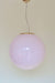 Ny Murano candy pendel loftlampe i en fin blød lyserød nuance. Mundblæst glas i rund form med swirl mønster. E27 fatning. Kommer med justerbart messingbelagt ophæng samt hvid ledning.&nbsp;