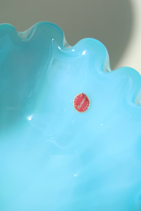 Vintage ekstra stor Murano muslingeskål i aqua blå glas. Mundblæst i en smuk organisk form og et fantastisk stykke håndværk. Håndlavet i Italien, 1960/70erne, og har original mærkat. ⁠L:26 cm B:24,5 cm H:10 cm archimede seguso shell bowl