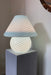 Ekstra stor vintage Murano mushroom lampe i en fin baby blå nuance. Lampen er mundblæst i ét stykke glas med swirl og har en imponerende stor størrelse. Håndlavet i Italien, 1970erne, og har original Murano Vetri mærkat.  ⁠⁠H:37 cm D:33 cm extra large murano mushroom lamp glass
