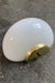 Vintage Murano væglampe i hvid opal glas med swirl mønster. Mundblæst i Italien, 1970erne, og har messing beslag. Perfekt størrelse til din entré, i køkkenet, på badeværelset eller som læselampe i soveværelset. Meget lette at montere. Størrelse 22x15 cm. 