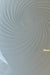 Stor vintage Murano pendel loftlampe i hvid opaline glas. Glasset er mundblæst i oval form med et smukt swirl mønster. Håndlavet i Italien, 1970erne, og kommer med originalt justerbart ophæng. Bemærk små mørke prikker i glasset fra den blev mundblæst.  D:40 cm 