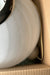 Stor vintage Murano pendel loftlampe i hvid opaline glas. Glasset er mundblæst i cirkulær form med et smukt swirl mønster. Håndlavet i Italien, 1970erne, og kommer med originalt justerbart ophæng. D:40 cm 