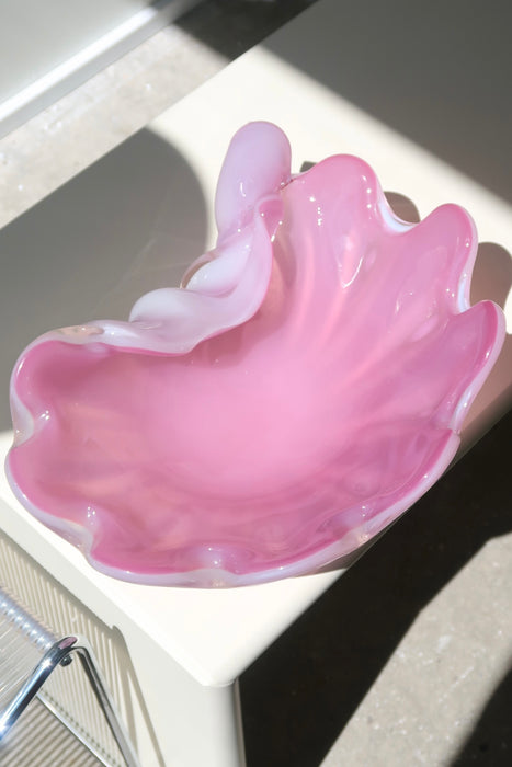 Huge vintage Murano bubble gum pink alabaster clam bowl L: 37 cm