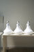 Vintage Murano lampefod udført i hvid glas med hvid swirl. Den perfekte størrelse til et sengebord eller en vindueskarm. Håndlavet i Italien, 1970erne.