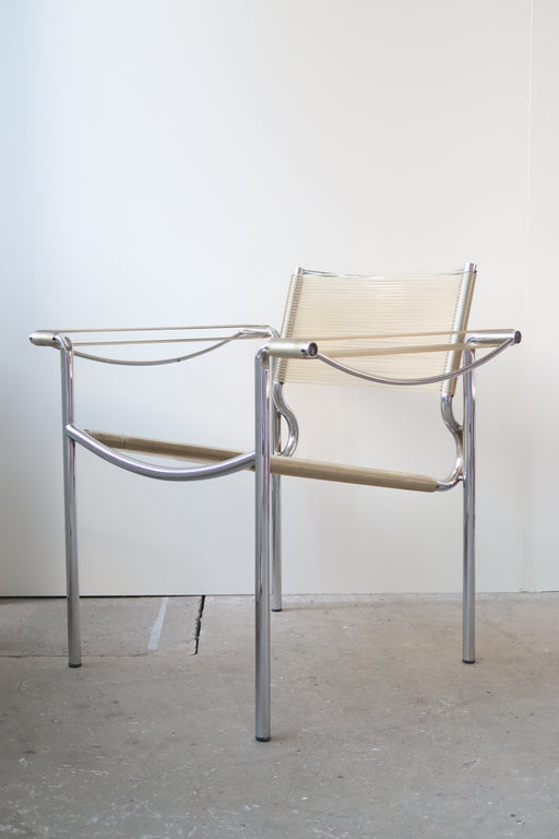 Vintage italiensk spaghetti stol designet i 1970erne af Giandomenico Belotti for brandet Alias. Denne ikoniske stol har krom stel og transparent PVC ryg samt sæde - den mest eftertragtede kombination af materialer. Stolen er med sit lette udtryk og tidsløse design en absolut klassiker og stole fra denne serie kan opleves som en del af samlingen hos Museum og Modern Art (MoMa).