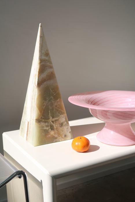 Vintage Murano opsats med swirl mønster, mundblæst i lyserødt glas. Størrelsen gør den perfekt til opbevaring af frugt eller til servering. Håndlavet i Italien, 1970erne. ⁠⁠D:34 cm H:14,5 cm murano itataliesk fad skål centerpiece