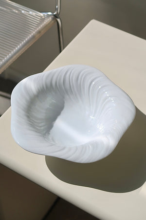 Arje Griegst for Royal Copenhagen Konkylie hvid skål / dyb tallerken nr. 14173 (604)