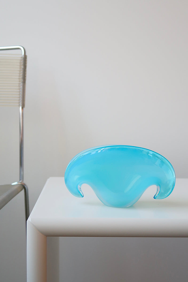 Vintage Murano mouth-blown turquoise blue mussel bowl L: 19 cm