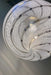 Vintage Murano filigrana loftlampe / pendel i klart glas med mokka brun og hvid swirl. Giver det fineste mønster på væggen, når solen står på og når den er tændt. Håndlavet i Italien, 1960/70erne, og har messing ophæng. D:40 cm 