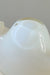 Vintage Murano gul muslingeskål. Mundblæst i opal glas. Den har to flade baser og  kan dermed stå oprejst eller hvile på siden. Håndlavet i Italien, 1960/70erne. L:18 cm B:10 cm H:10,5 cm ⁠ murano formia seguso shell clam conch bowl 