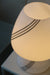 Vintage Murano mushroom bordlampe i en stor størrelse. Mundblæst i hvid glas med mørk swirl. Håndlavet i Italien, 1970erne, og kommer med ny hvid ledning. H:39 cm D:26 cm 