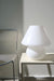Vintage stor Murano hvid mushroom bordlampe med swirl mønster. Mundblæst i ét stykke glas. Giver et meget fint lys. Håndlavet i Italien, 1970erne. H:38 cm D:33 cm very large vintage murano mushroom lamp