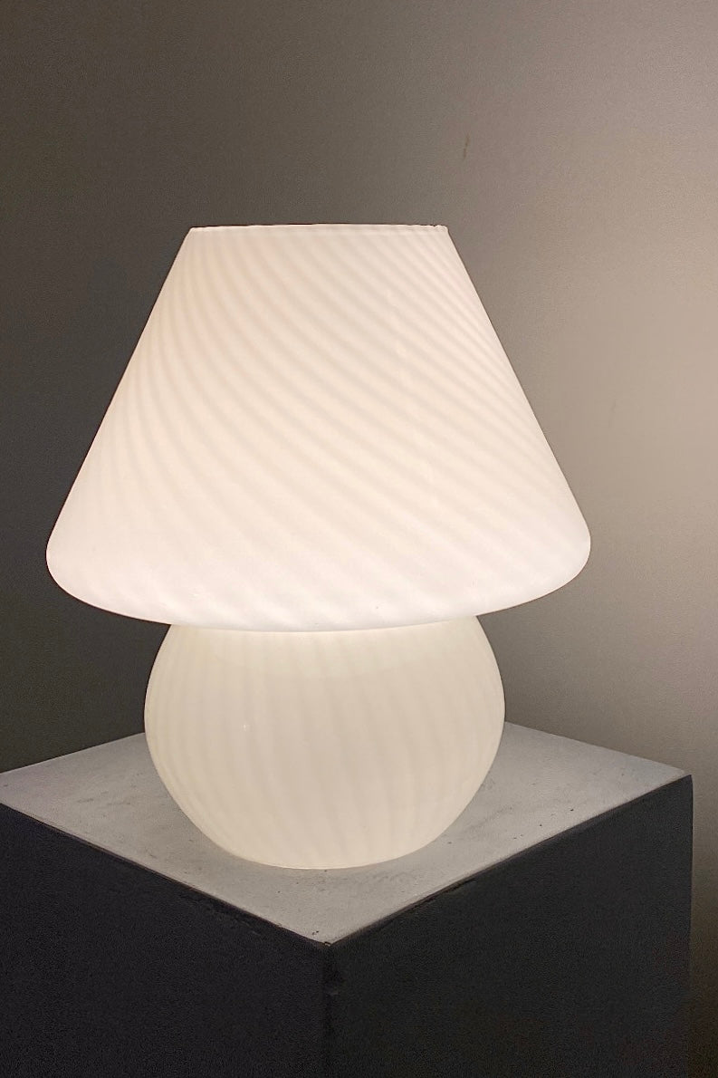 Vintage Murano hvid mushroom bordlampe H:26,5 cm