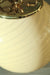Vintage Murano Vetri loftlampe i gult glas. Glasset er mundblæst i rund form med et smukt swirl mønster. Håndlavet i Italien, 1970erne, og har messing ophæng. D:34 cm