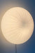 Vintage Murano plafond loftlampe / væglampe. Mundblæst hvid opal glas med swirl striber og hvid bund. 1x E27 fatning. Håndlavet i Italien, 1970erne.  D:30 cm⁠⁠ H:15 cm. 