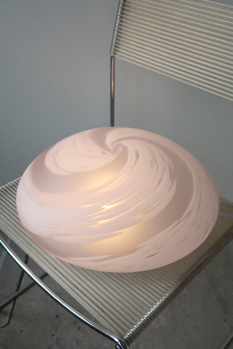 Vintage Murano lyserød plafond, loftlampe i silkematteret glas med swirl. 